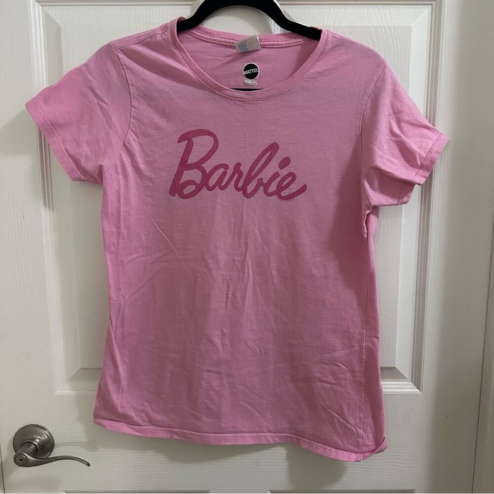💥MATTEL BARBIE Pink Short Sleeve T-Shirt Women’s sz Medium barbiecore light pink